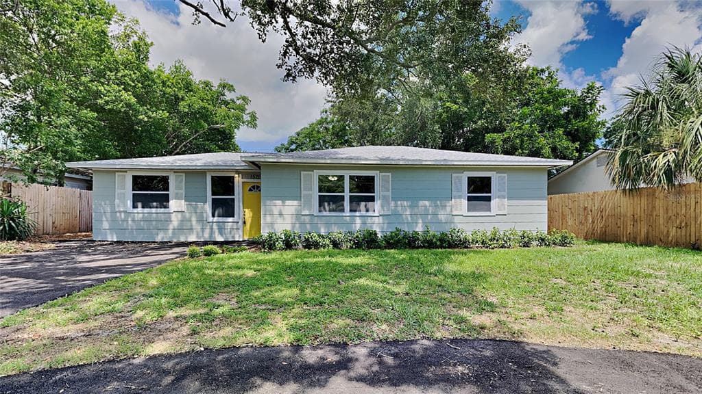 1528 YOUNG AVENUE CLEARWATER, FL 33756