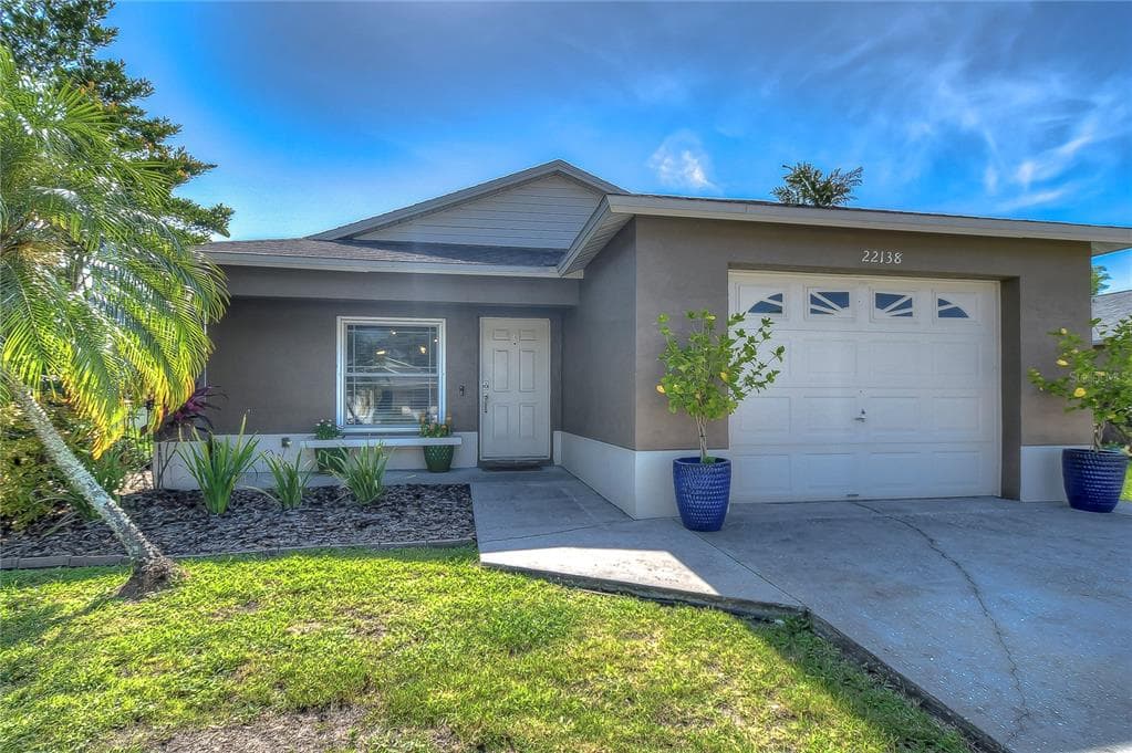 22138 BREAKER POINT LANE LAND O LAKES, FL 34639