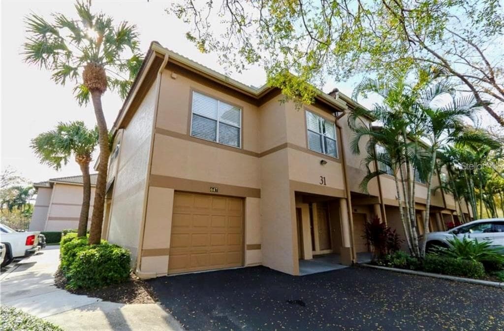 647 ARBOR LAKE LANE UNIT 647 TAMPA, FL 33602
