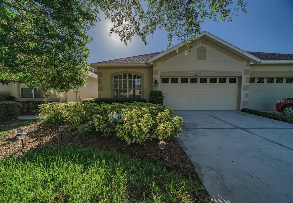 6911 SURREY HILL PLACE APOLLO BEACH, FL 33572