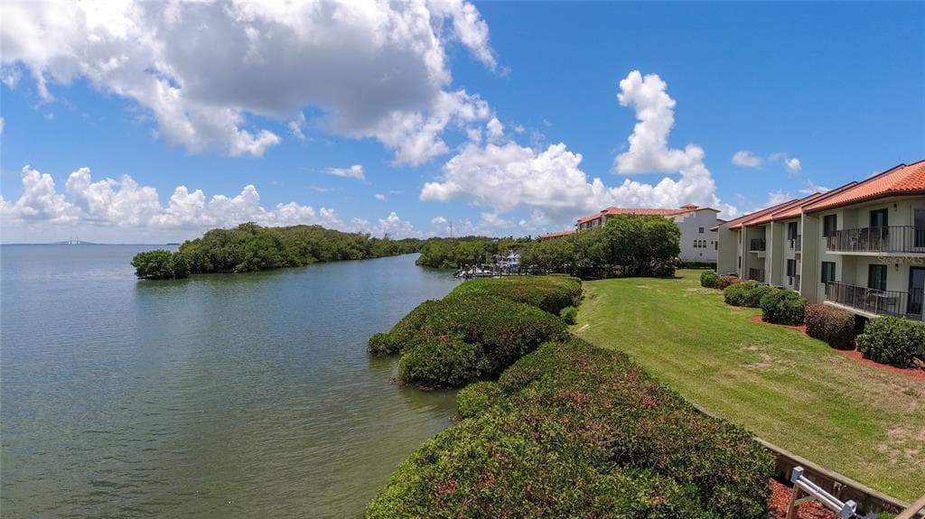 1515 PINELLAS BAYWAY S UNIT 34 TIERRA VERDE, FL 33715