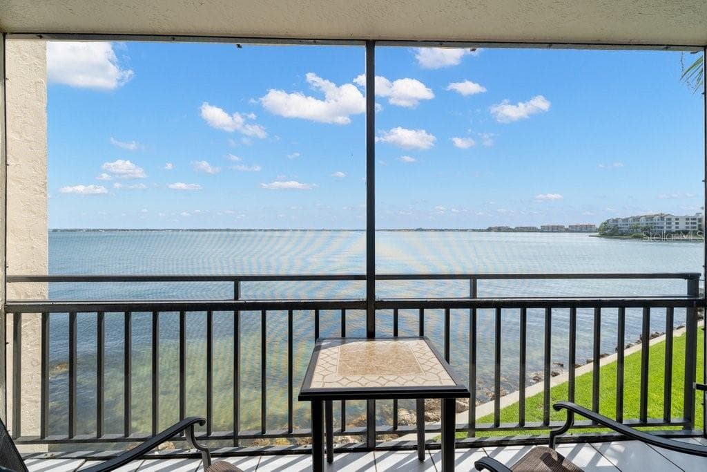 5541 PUERTA DEL SOL BOULEVARD S UNIT 219 ST PETERSBURG, FL 33715