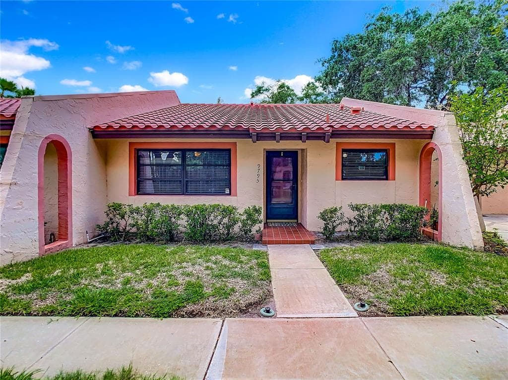 9795 86TH AVENUE UNIT 9795 SEMINOLE, FL 33777