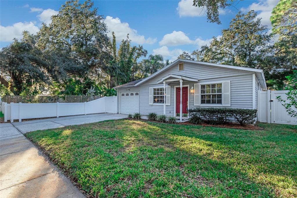 1006 DR M L KING JR STREET N SAFETY HARBOR, FL 34695