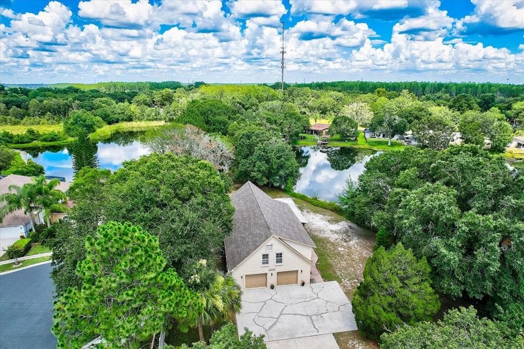 2220 LINDA LANE LUTZ, FL 33558