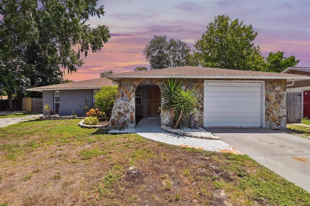6327 RIDGE CREST DRIVE PORT RICHEY, FL 34668