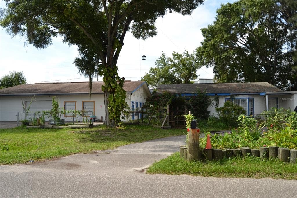 9042 130TH AVENUE LARGO, FL 33773