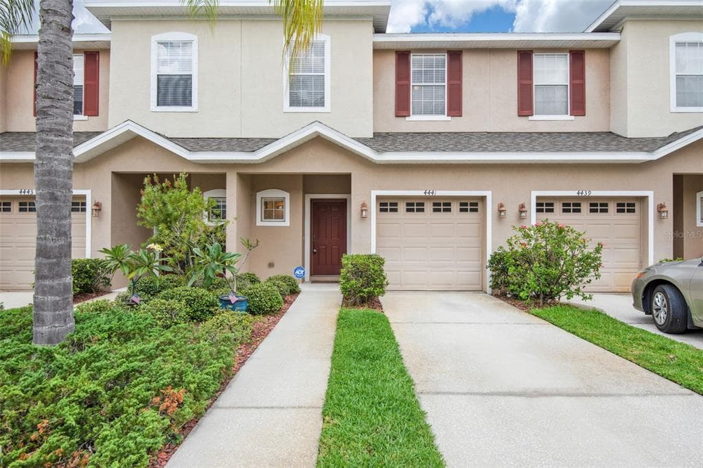 4441 AMBERLY OAKS COURT TAMPA, FL 33614