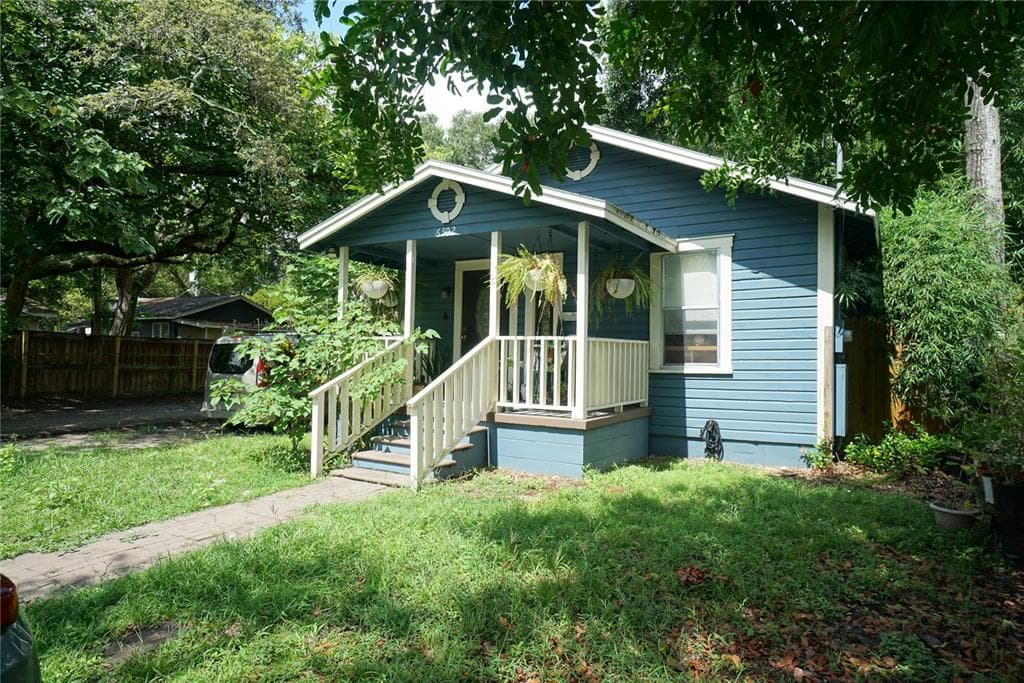 6502 N BRANCH AVENUE TAMPA, FL 33604