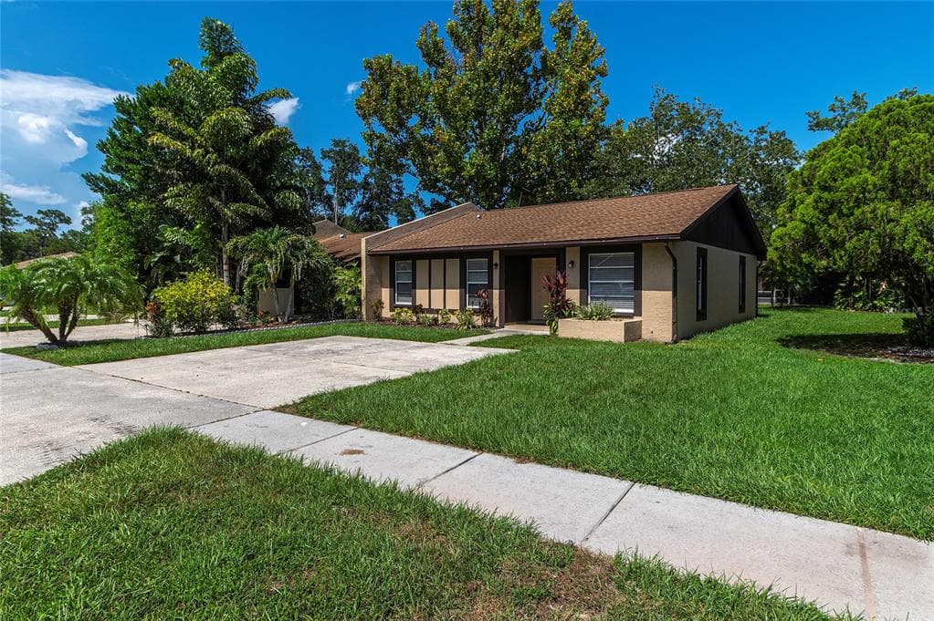 9885 88TH STREET SEMINOLE, FL 33777