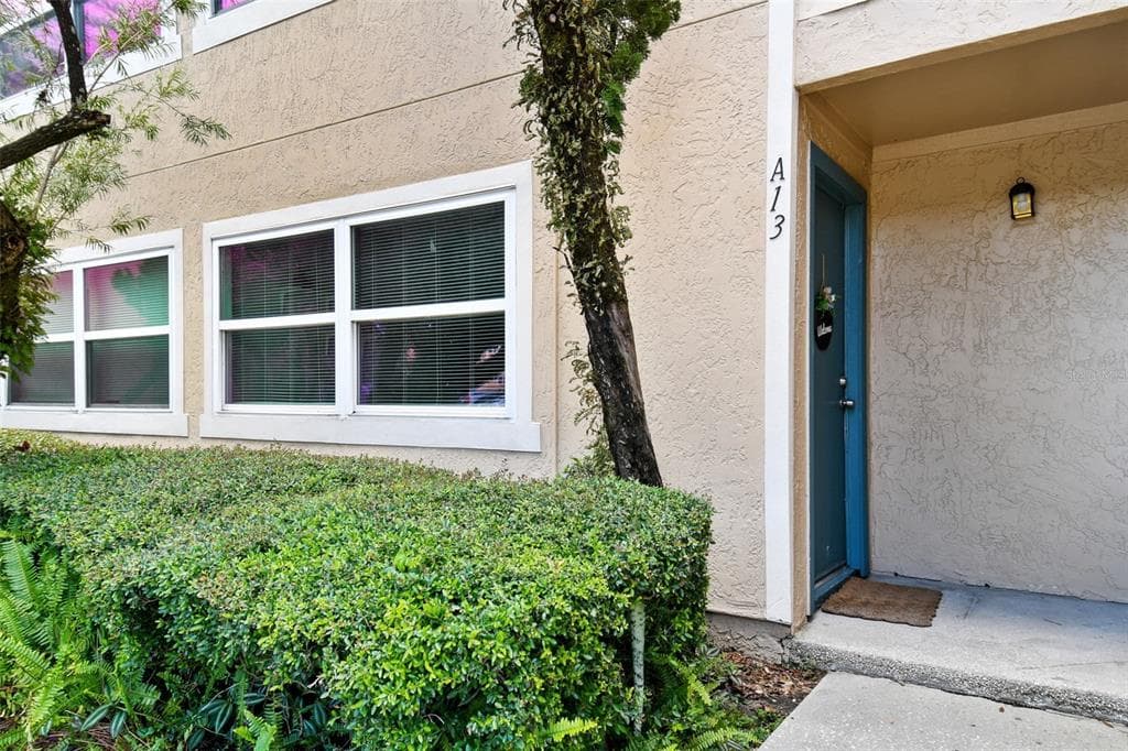 4810 S DAUPHIN AVENUE UNIT A13 TAMPA, FL 33611