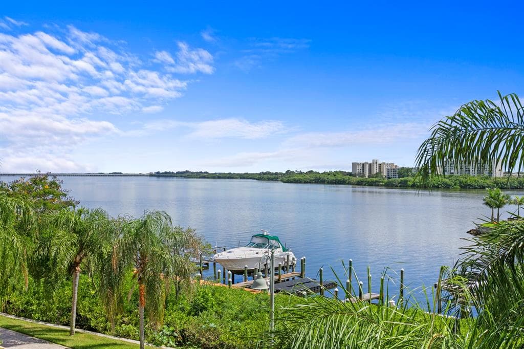 2757 VIA CIPRIANI UNIT 1135B CLEARWATER, FL 33764