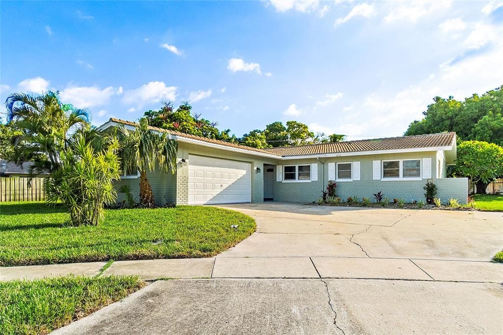 4559 BONITA DRIVE SE