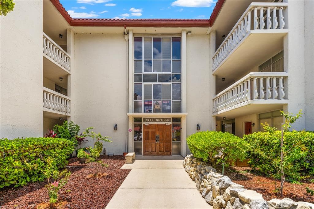 2623 SEVILLE BOULEVARD UNIT 211 CLEARWATER, FL 33764