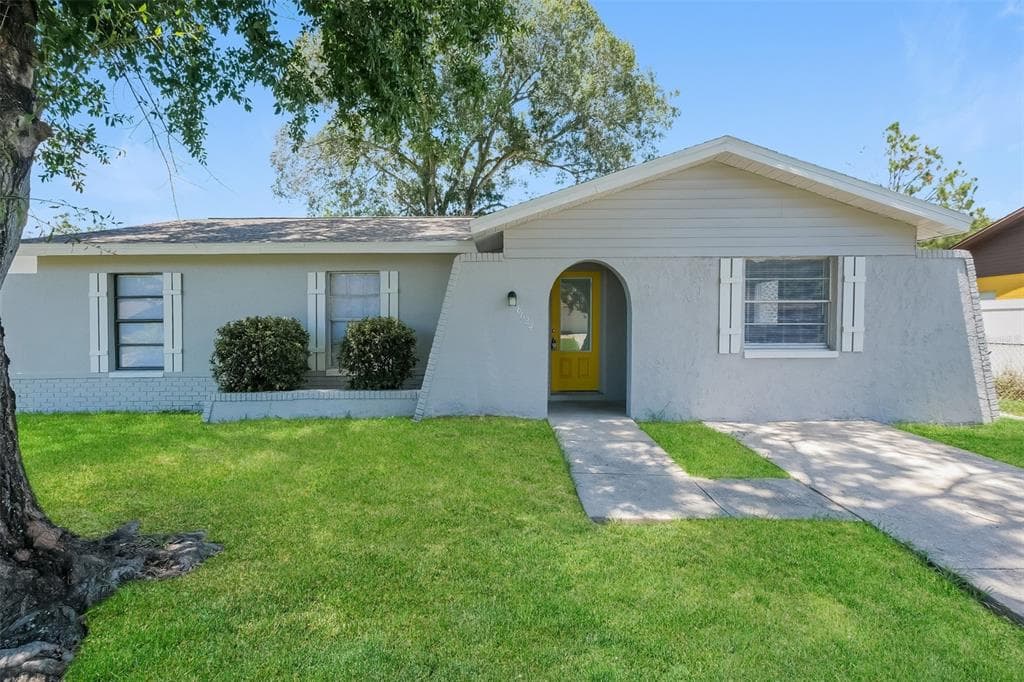 8624 FISH LAKE ROAD TAMPA, FL 33619