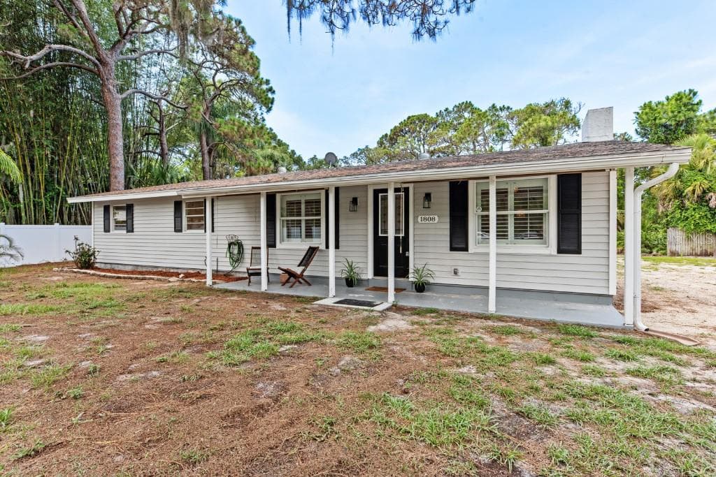 1808 BRIDGE STREET ENGLEWOOD, FL 34223