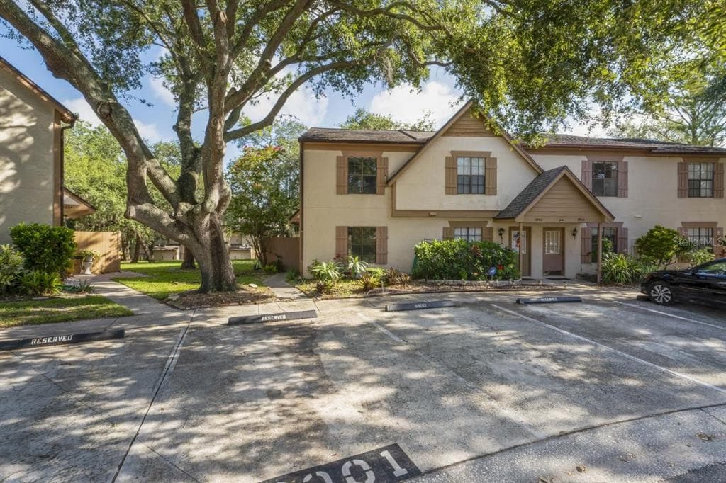 3901 BRIGADOON CIRCLE CLEARWATER, FL 33759
