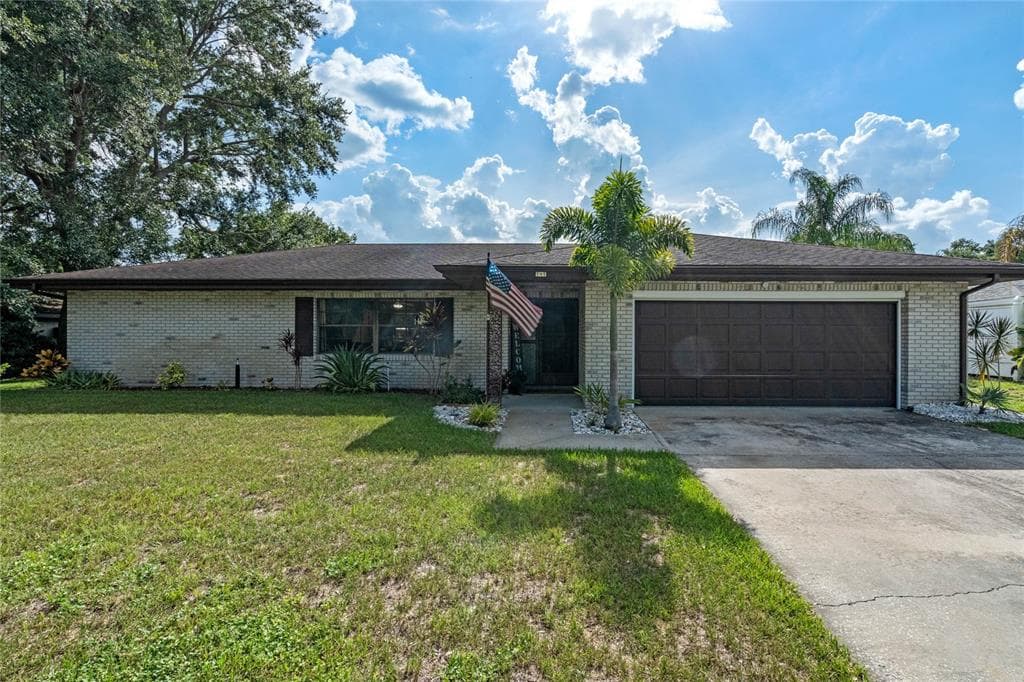 141 LAMERAUX RD WINTER HAVEN, FL 33884