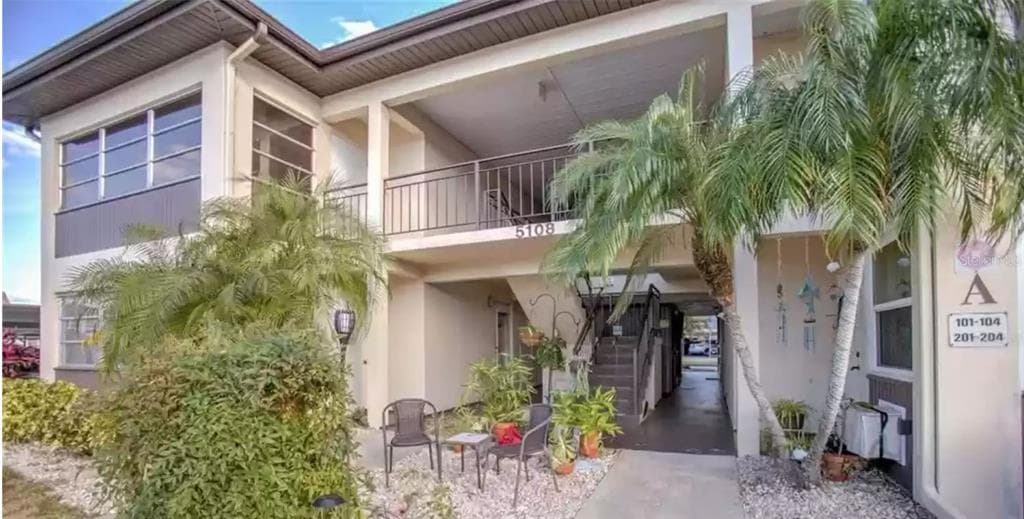 5108 AMULET DRIVE UNIT A201 NEW PORT RICHEY, FL 34652