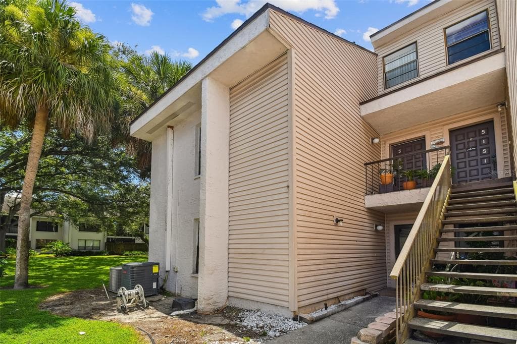 5155 PURITAN CIRCLE UNIT 1021 TAMPA, FL 33617