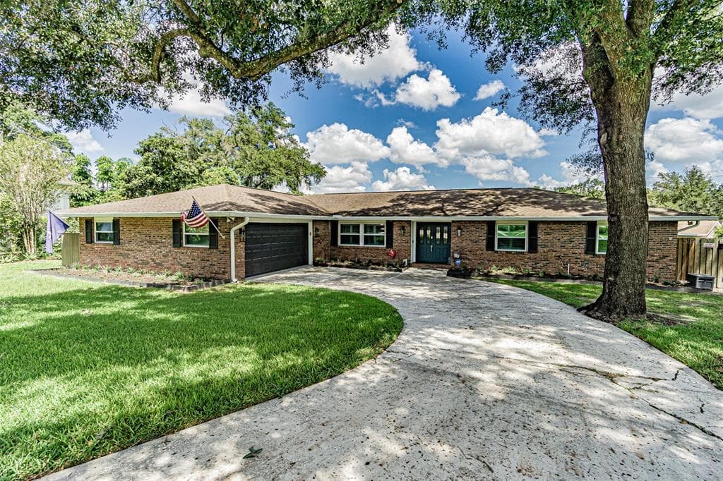 1102 FREDRICK LANE BRANDON, FL 33511