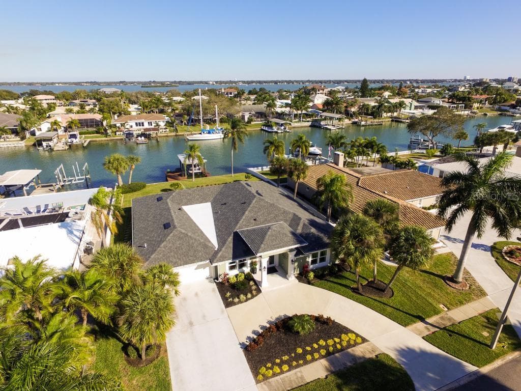 695 ISLAND WAY CLEARWATER, FL 33767