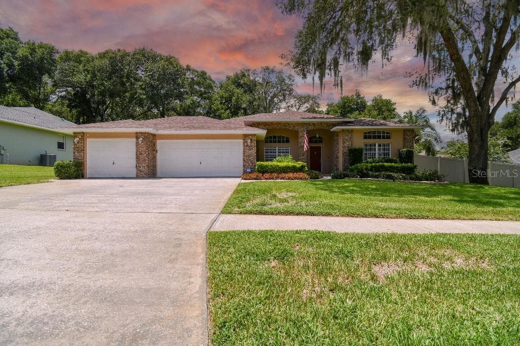 404 SUMMIT CHASE DRIVE VALRICO, FL 33594
