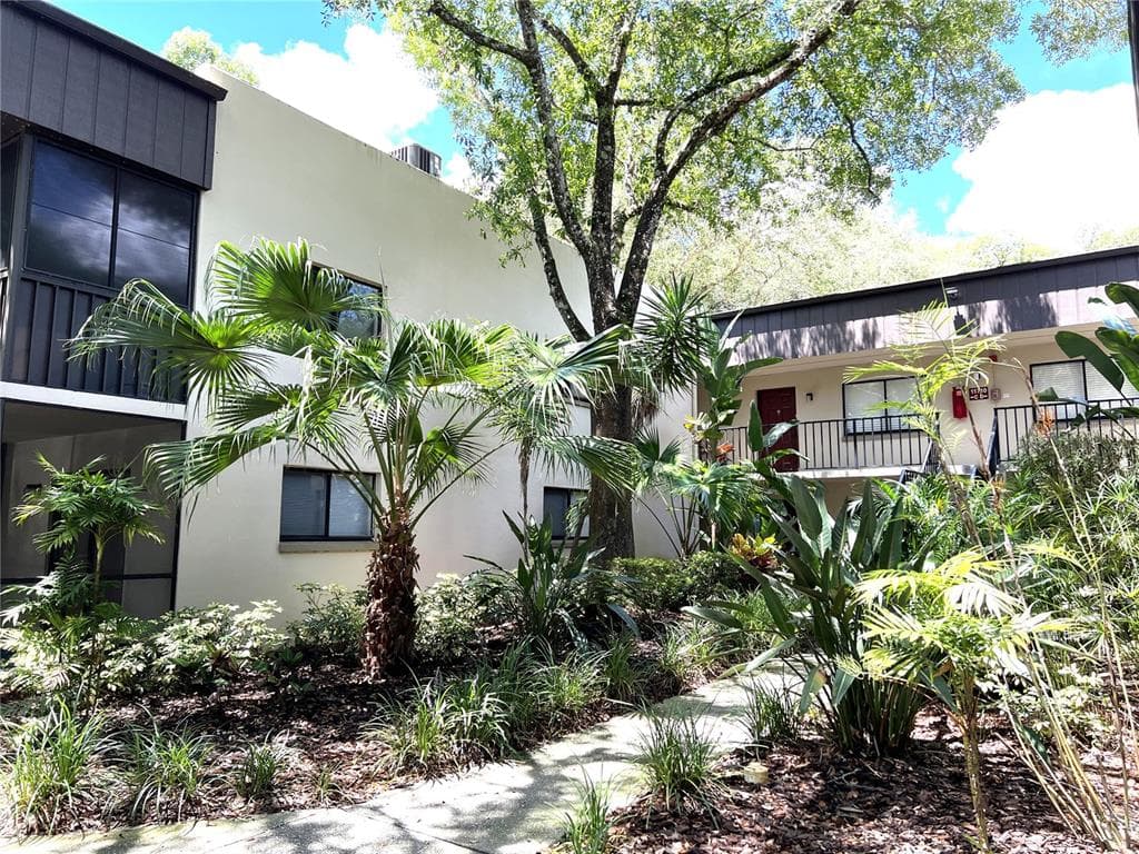 11708 RAINTREE VILLAGE BOULEVARD UNIT A TEMPLE TERRACE, FL 33617