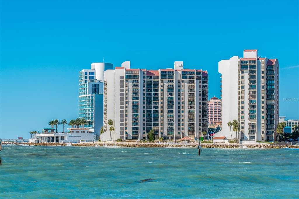 450 S GULFVIEW BOULEVARD UNIT 1102 CLEARWATER BEACH, FL 33767