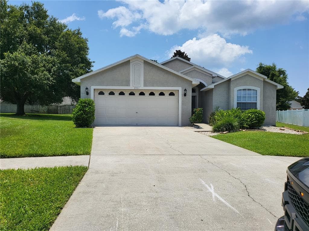 4901 OTTER CREEK COURT VALRICO, FL 33596