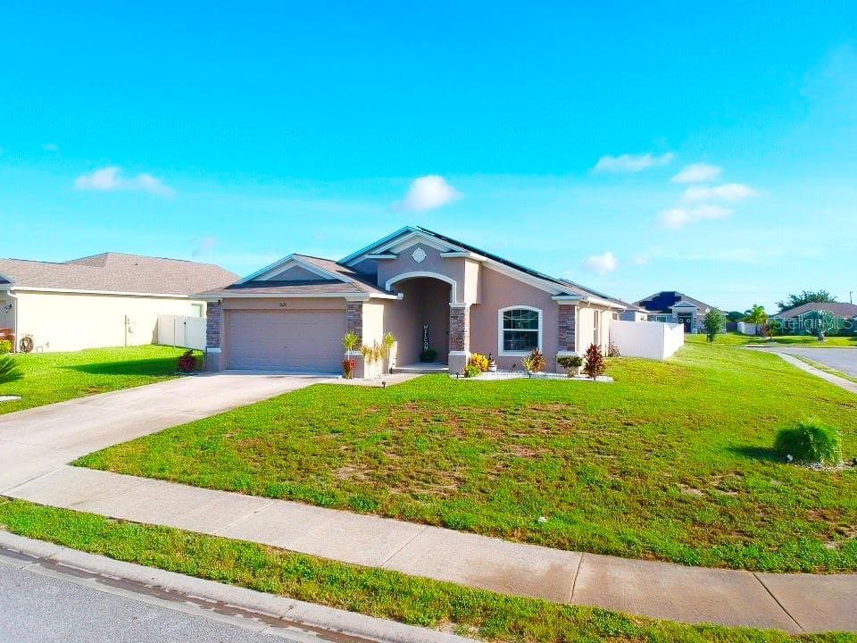 2628 SUNSET CIRCLE LAKE WALES, FL 33898