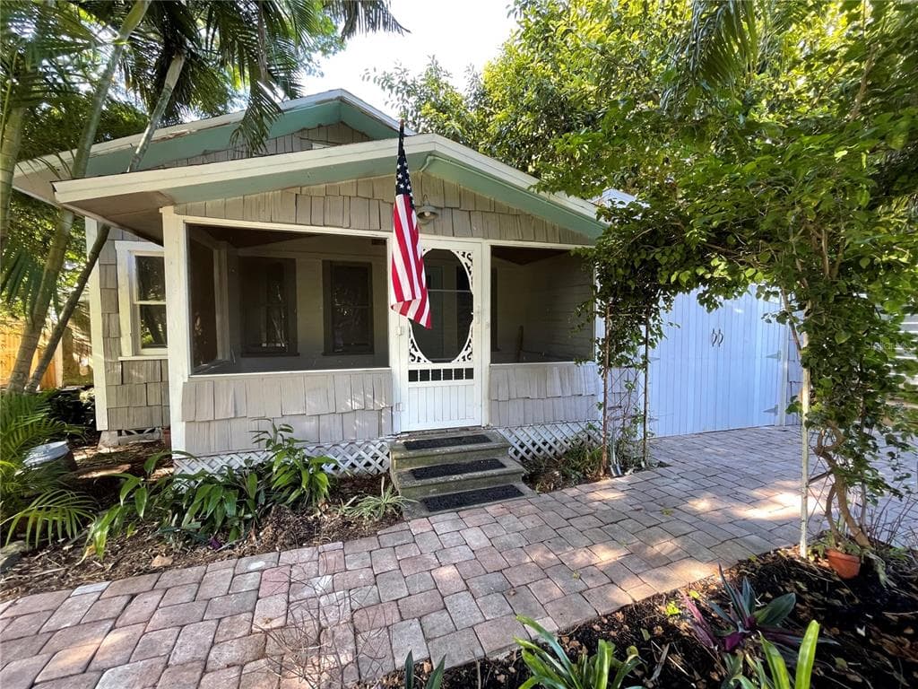 129 AVENIDA DE BAHIA NOKOMIS, FL 34275