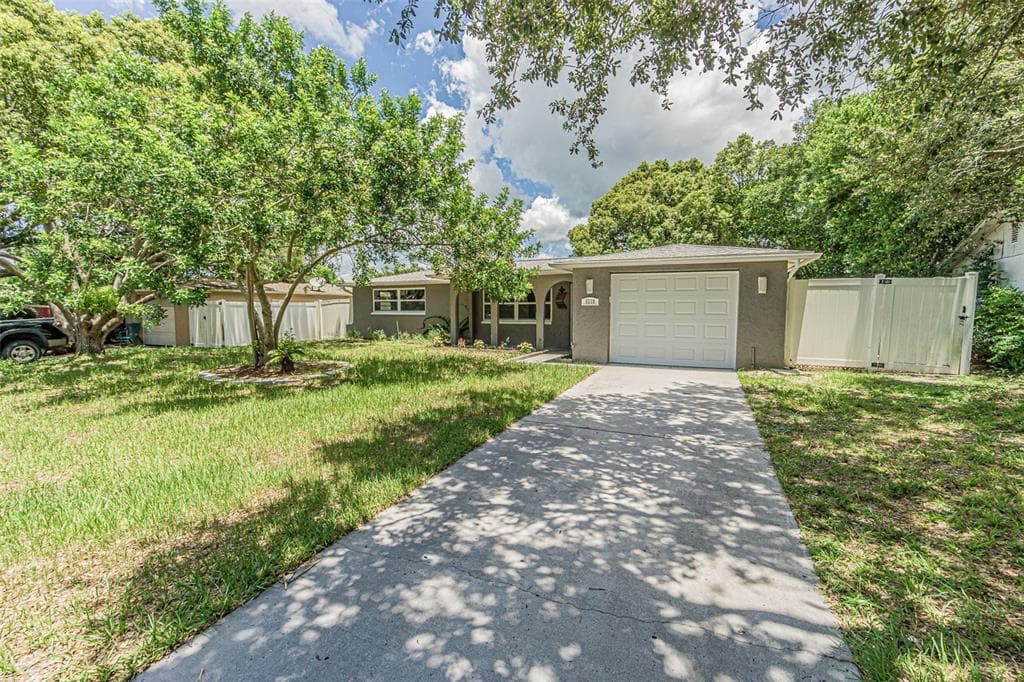 6228 MAPLEWOOD DRIVE NEW PORT RICHEY, FL 34653