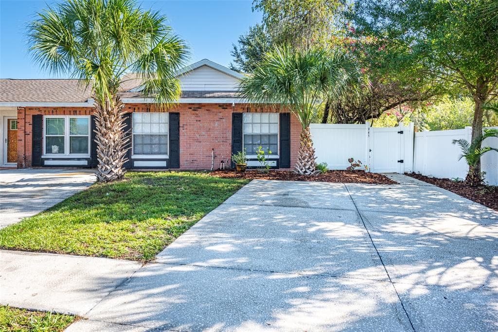945 BURLWOOD STREET BRANDON, FL 33511