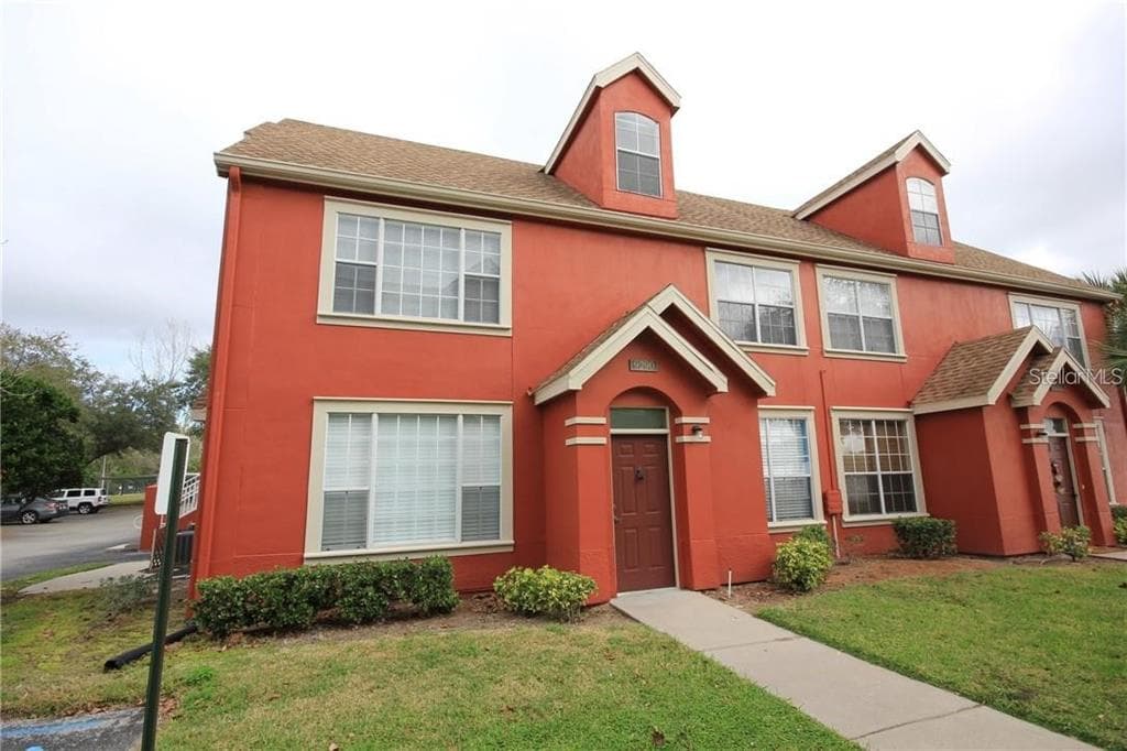 9290 LAKE CHASE ISLAND WAY UNIT 9290 TAMPA, FL 33626