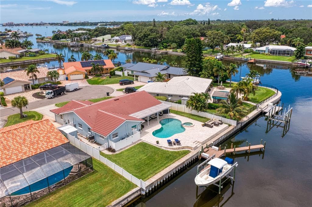 4328 40TH STREET S ST PETERSBURG, FL 33711