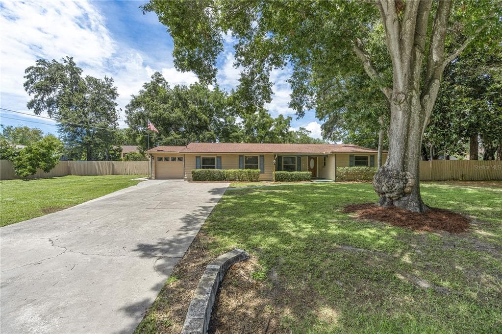 7605 BARRY ROAD TAMPA, FL 33615