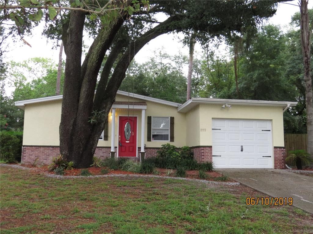 222 S RIVERHILLS DRIVE TEMPLE TERRACE, FL 33617