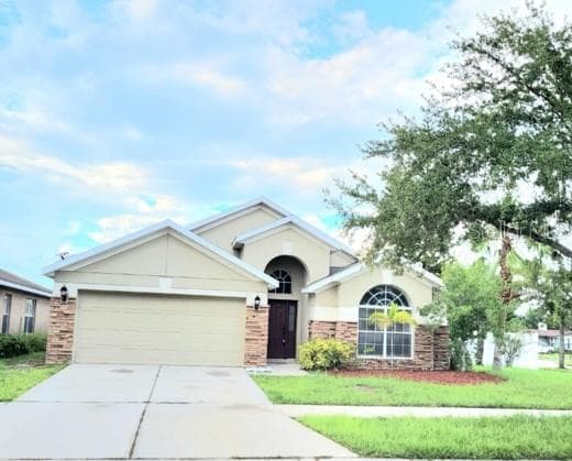 812 BARCLAY WOOD DRIVE RUSKIN, FL 33570