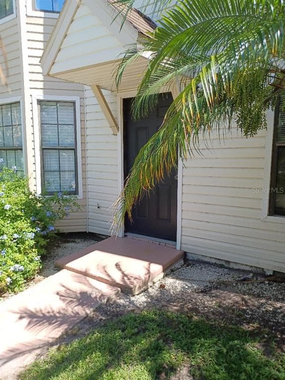 2302 MAKI ROAD UNIT 108 PLANT CITY, FL 33563