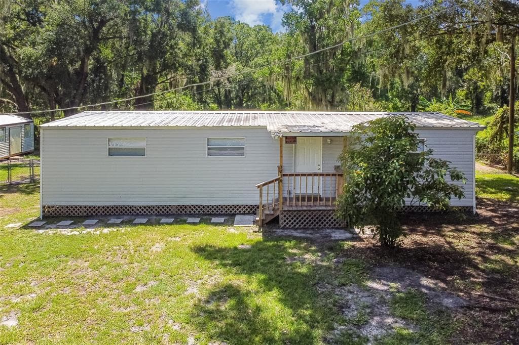 5230 SANDY CURVE DRIVE PLANT CITY, FL 33567
