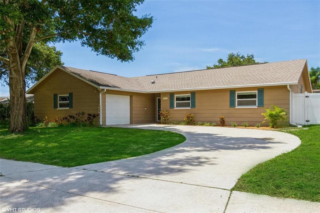 209 PEACEFUL RIDGE ROAD TARPON SPRINGS, FL 34689