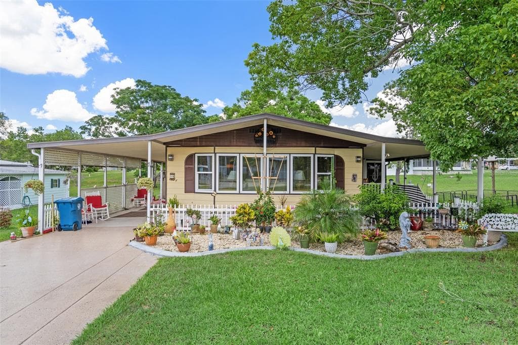 7474 EAGLE DRIVE BROOKSVILLE, FL 34613