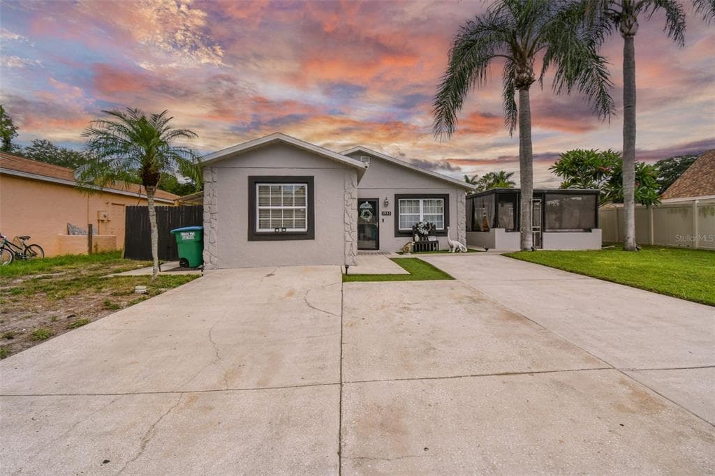 1951 TAYLOR LAKE CIRCLE SEMINOLE, FL 33778