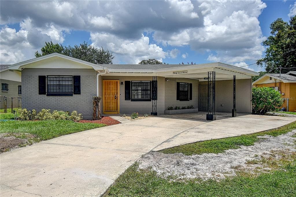2711 W OSBORNE AVENUE TAMPA, FL 33614