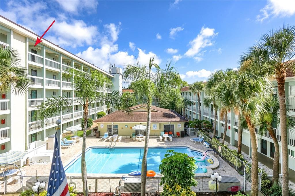 801 83RD AVENUE N UNIT 512 ST PETERSBURG, FL 33702