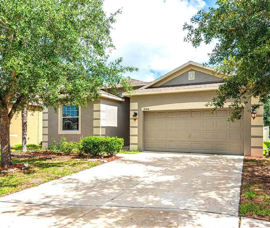8008 ALAMOSA WOOD AVENUE RUSKIN, FL 33573
