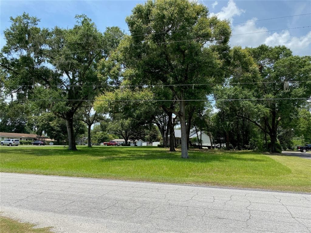 2819 CHERRY TREE LANE PLANT CITY, FL 33565