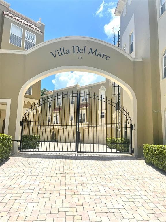 114 E DAVIS BOULEVARD UNIT 9 TAMPA, FL 33606