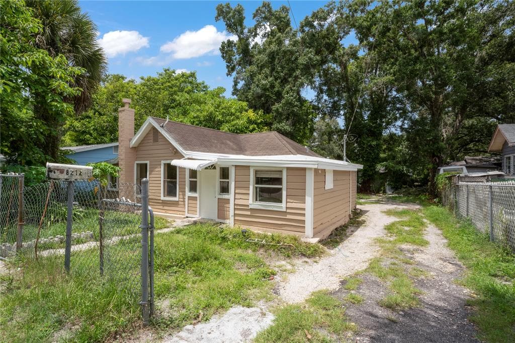 8212 N 10TH STREET TAMPA, FL 33604